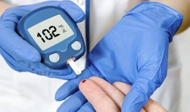 血液|大蒜是糖尿病的“发物”？想降糖，5种食物或尽量少吃，建议了解