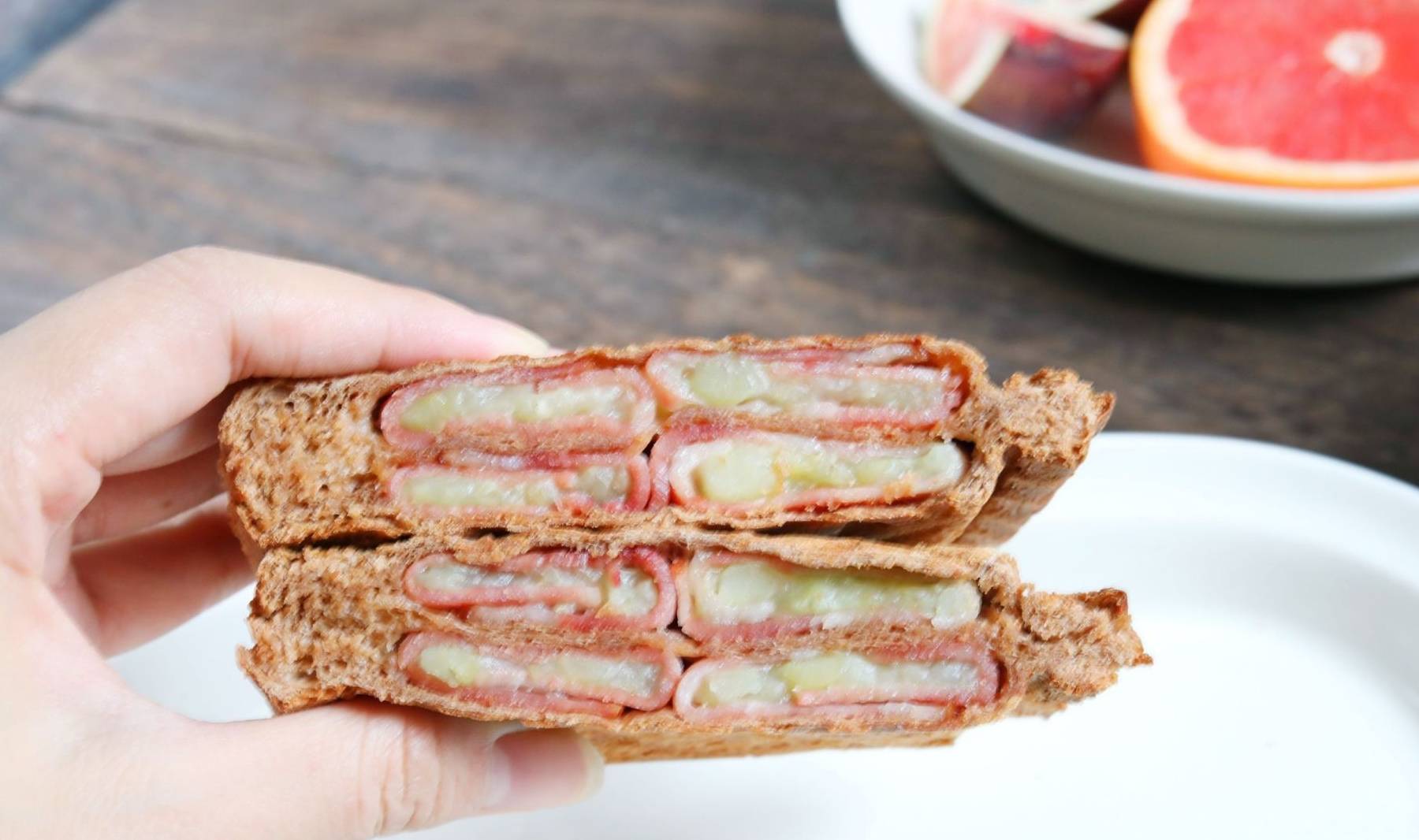 因为|叫醒女儿的不是闹钟，而是心心念的三明治早餐，咬一口满嘴幸福感