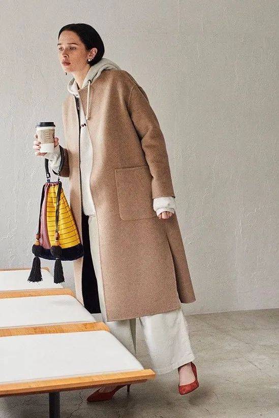 设计 秋天外套里面穿什么?这4种经典内搭让你一直美下去！