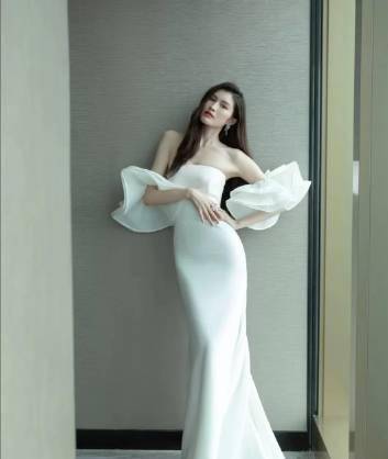 成功 何穗的“民族风造型”太成功,没有超模气场HOLD不住,轻易别学