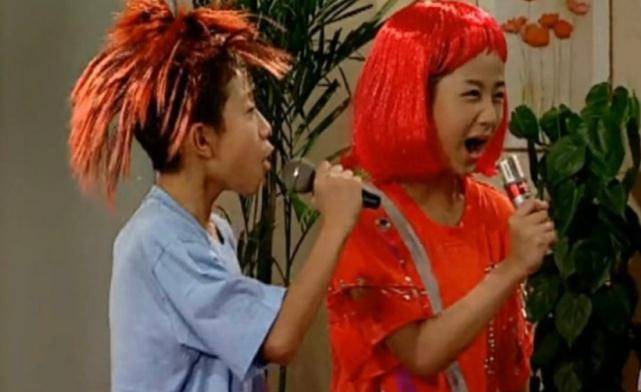 夏雪梦回《家有儿女》了，杨紫又重现“夏雪”的红发，网友：爷青回