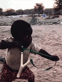 搞笑GIF：真有點不敢相信 現在的衣服都這樣穿嗎？ 搞笑整蠱 第21张