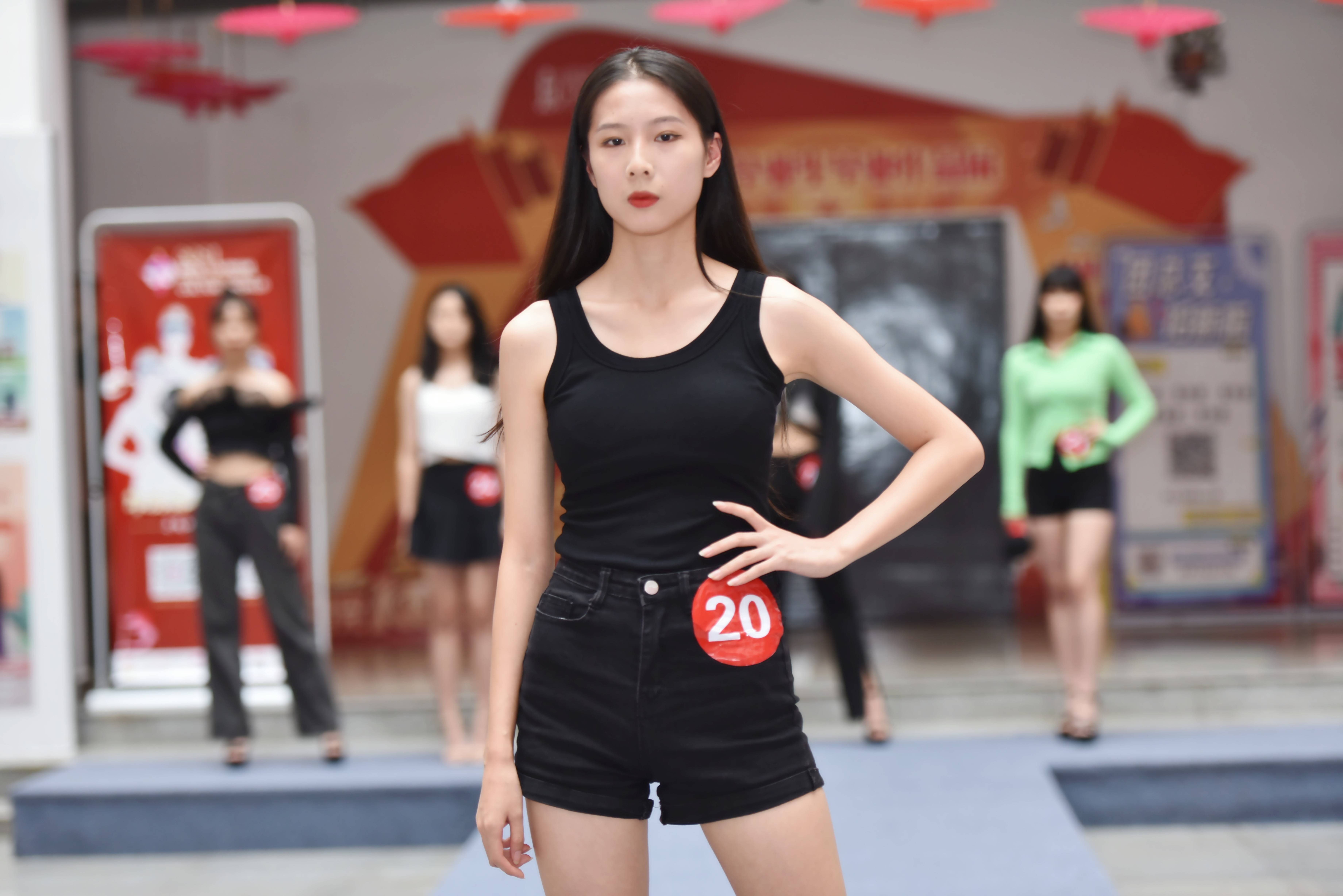 2021世界旅游文化小姐首场高校海选在湖南工艺美术职业学院开赛