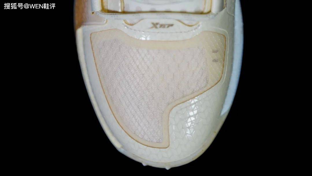 国产回弹率最高可达85.39%的特爆科技,这双国产鞋有什么魔力?