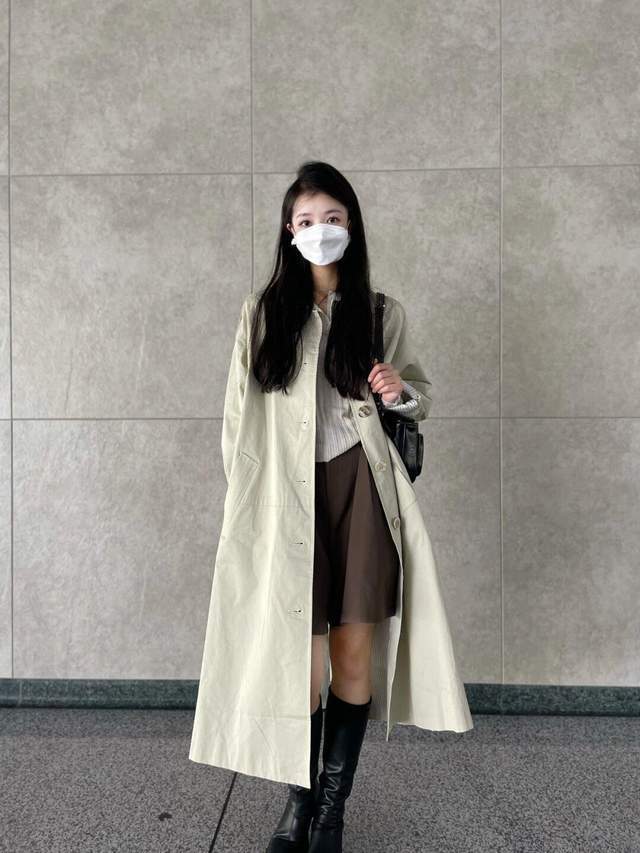 美眉 早秋的通勤风穿搭指南,学会这13套搭配技巧,让你越简单越高级