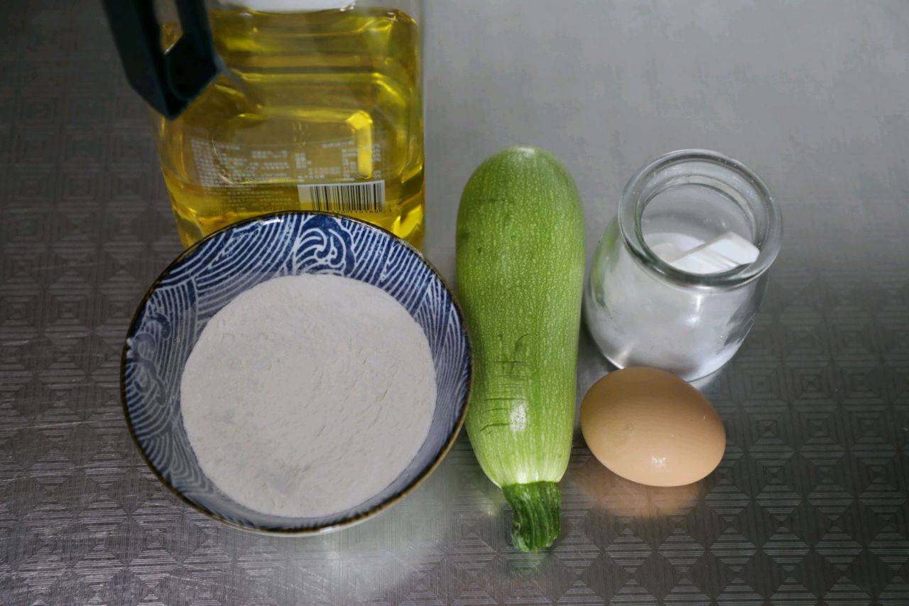 人体|早起10分钟,给家人做茭瓜鸡蛋饼,鲜嫩可口,卫生还省钱