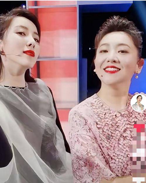 李思思 李思思月亮姐姐同框跳舞，胳膊纤细下颚线明显，表情多变古灵精怪