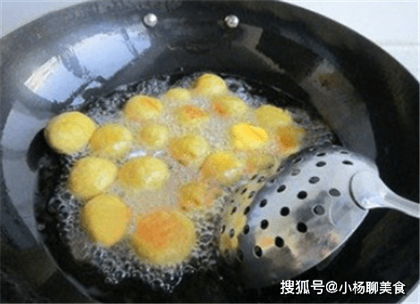 要求|脆皮红薯丸子，香甜可口，外脆里糯，满足孩子对零食的所有要求！