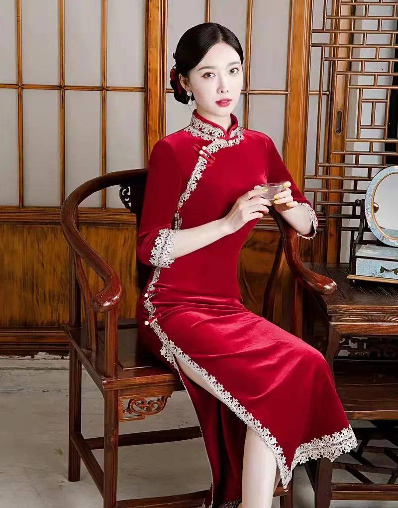 显得 红色丝绒旗袍裙，让你穿出饱满挺拔身材，穿出优雅自信气质的你！