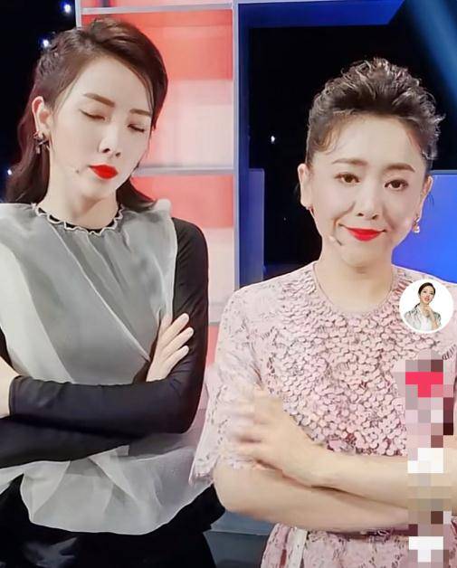 李思思 李思思月亮姐姐同框跳舞，胳膊纤细下颚线明显，表情多变古灵精怪