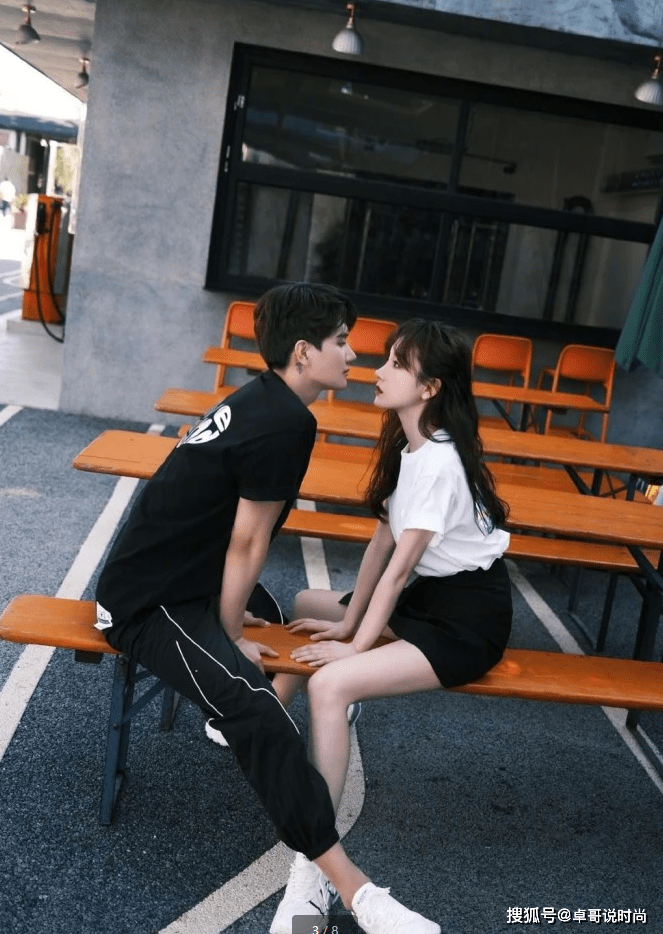 黑色 张檬小五庆生秀穿搭,美感十足,这波狗粮你吃到了吗?