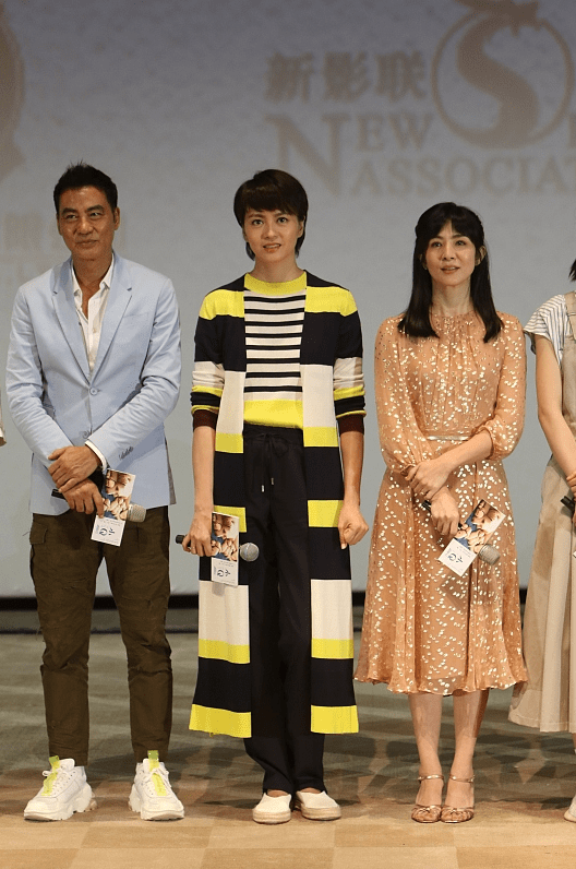 身材 杨采妮穿这裙子真好看，虽然有“装嫩”的嫌疑，但一点不让人讨厌