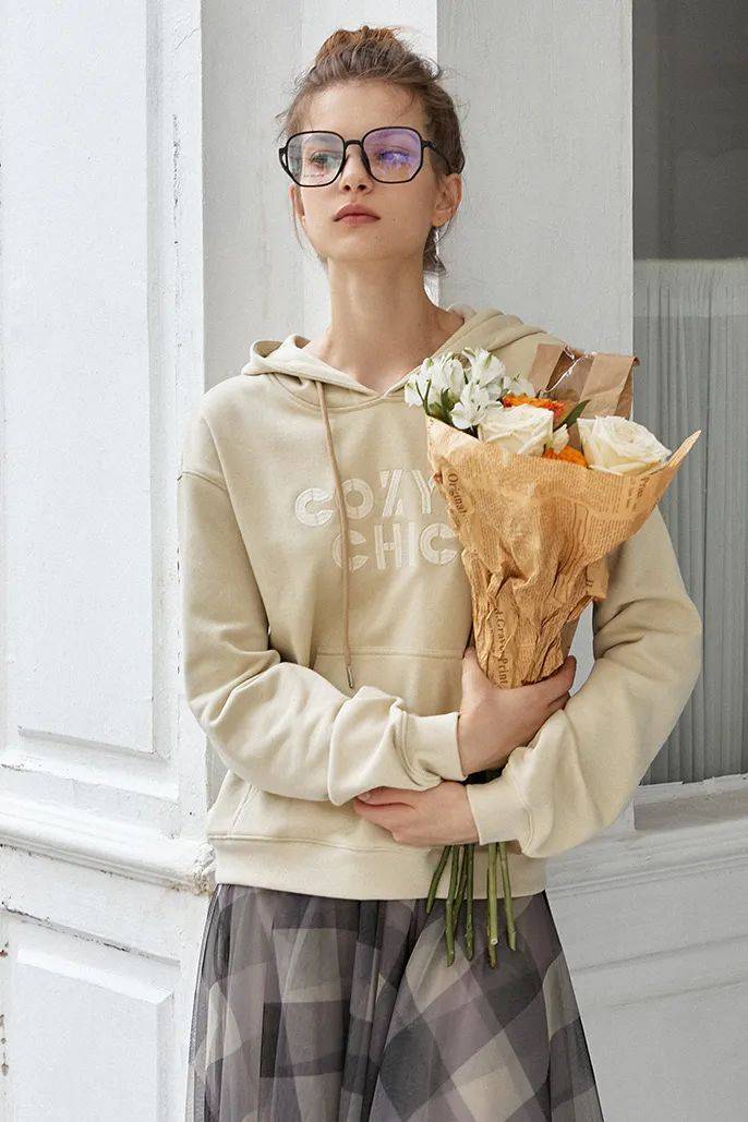 经典 卫衣+阔腿裤，今秋最舒适时髦的搭配！