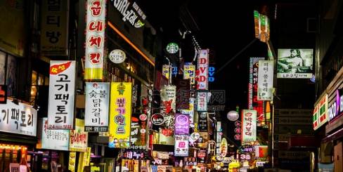 原创夜探韩国夜市美食街，夜晚开摊拂晓散场，很多当地居民月入十万！
