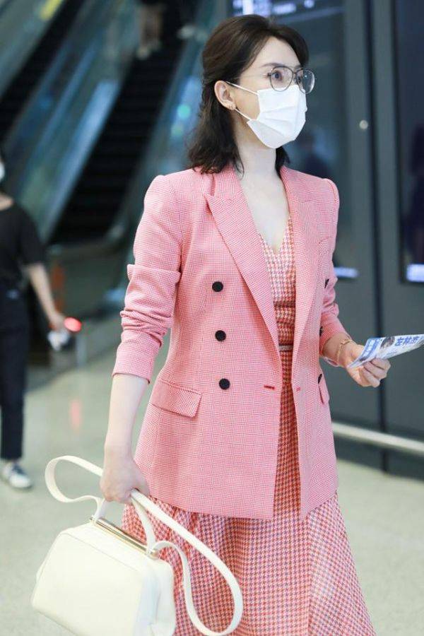 身材 陈数的高级感不仅是气质，“穿搭”更重要，难怪她那么优雅又高贵