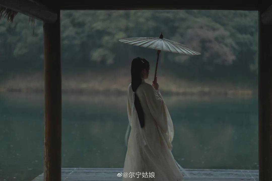 仙女 汉服小仙女:我历山河而来,江南又梦烟雨