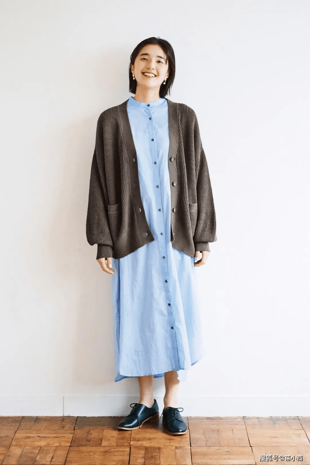 浅棕色 精致优雅的日系穿搭，慵懒中又不乏时尚感，30岁的女性必须学一下