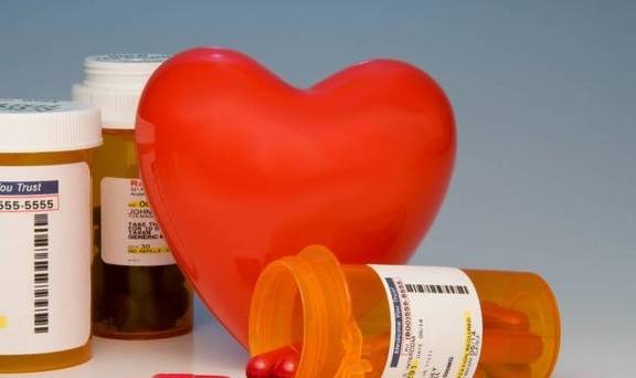 控制|糖尿病必防一个合并症，得上了影响血糖还易得并发症