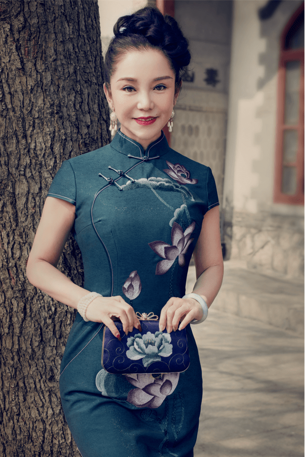 扣子 国庆节，金扣子给你搭配旗袍风格，才与众不同