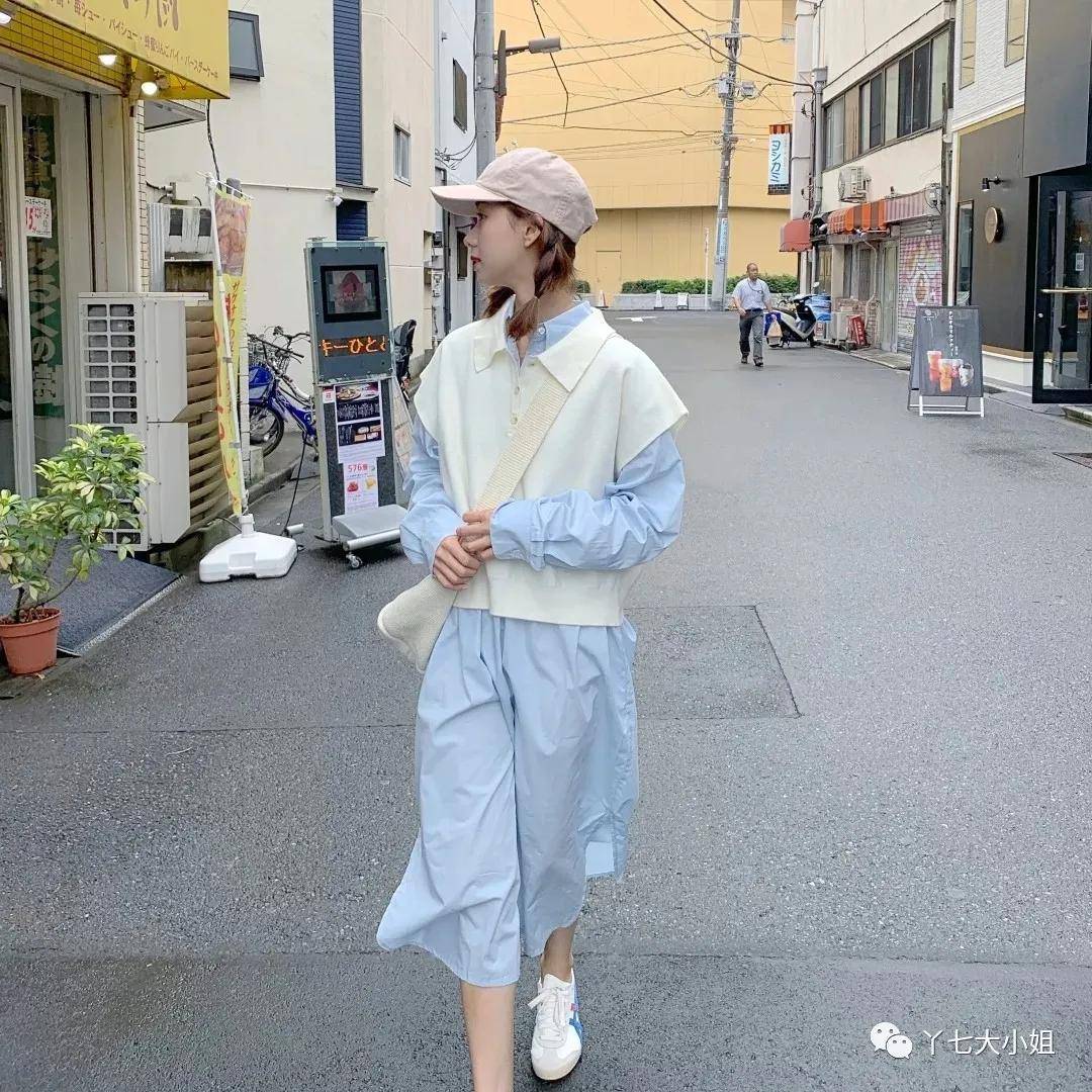 衬衣 裙子+运动鞋,十一出行最迷人的混搭街拍风~