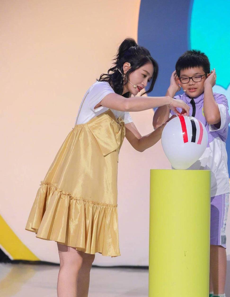 朱丹 怀孕就告别时尚？艾玛和朱丹的穿搭时髦又实用，准妈妈也要美美哒