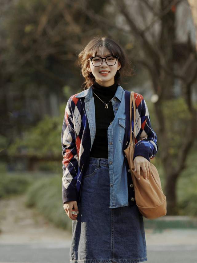 毛衣 种穿搭比较适合30多岁左右的女性穿，穿起来优雅大气