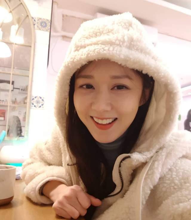 自律张娜拉肌肤状态绝了，40岁凭少女美肌登上热搜离不开殿堂级的自律