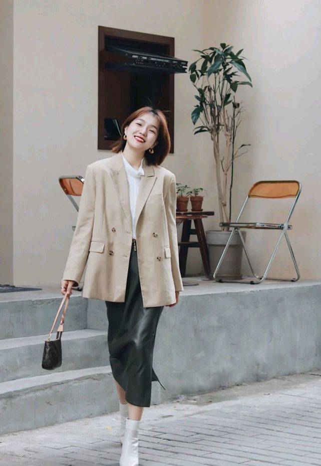 黑色 谁说穿西装没有时尚感？只要懂得穿搭技巧，就可以颠覆之前的认知