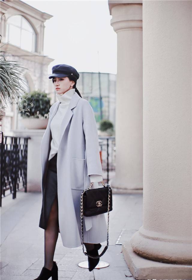 比拟 秋天大衣内搭案例分享：25-30+小姐姐演绎这4款内搭，时尚又保暖