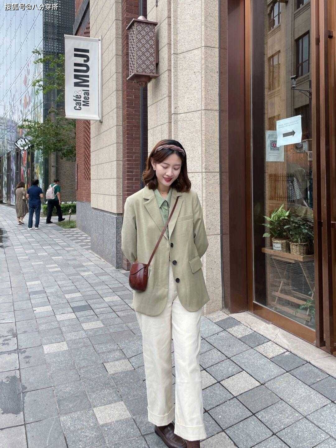 时尚 秋天建议选择这几款裤子，时尚和保暖并存，日常实用又百搭