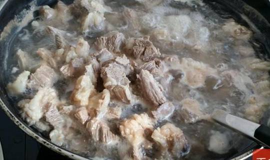 香菜|秋季我家最爱这么吃，有菜又有肉，营养满分，吃下肚暖洋洋的