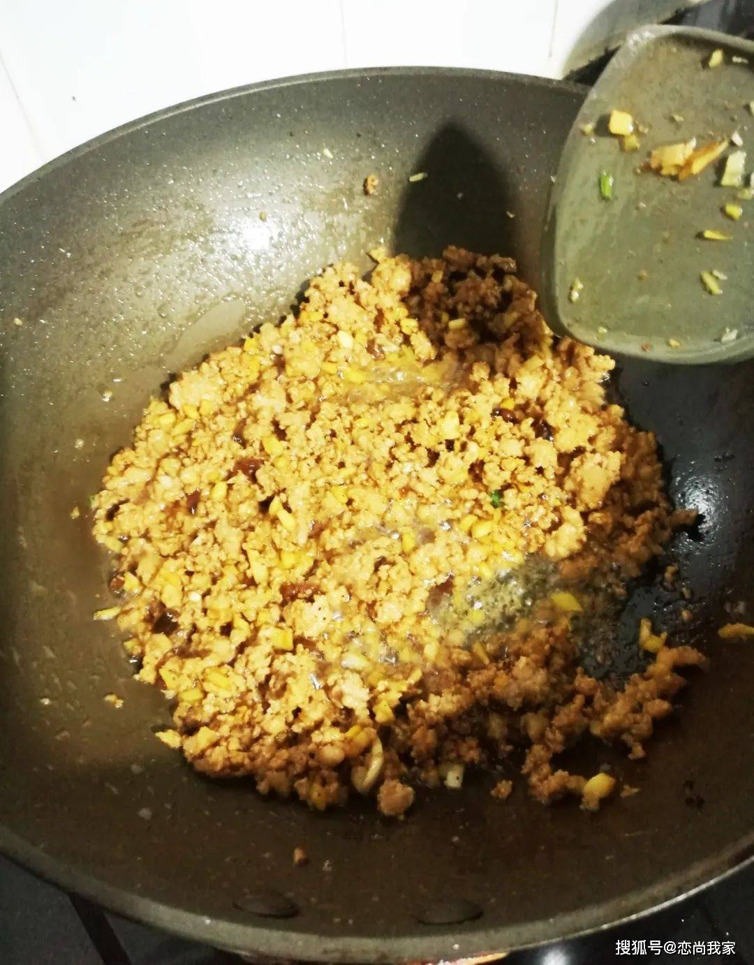 关键|早餐给孩子做荷叶包，给肉包子都不换，关键是夹的馅料满口留香！
