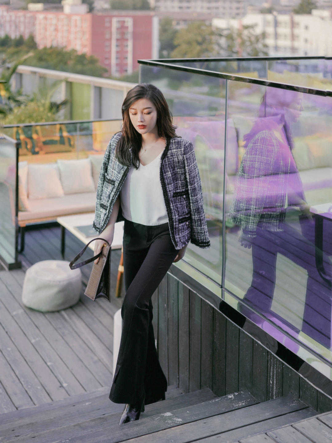 显得 30岁左右的气质女性，秋季多穿这些基础款单品，百搭又时髦