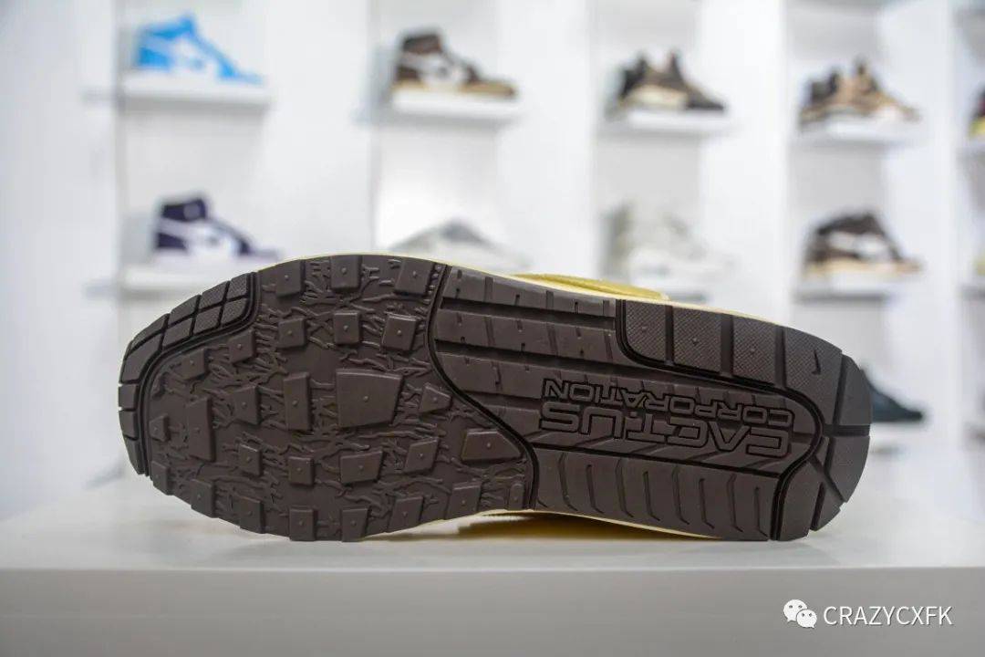 鞋舌 耐克柠檬黄倒钩 Travis Scott x Nike Air Max 1 Cactus Jack 联名运动鞋
