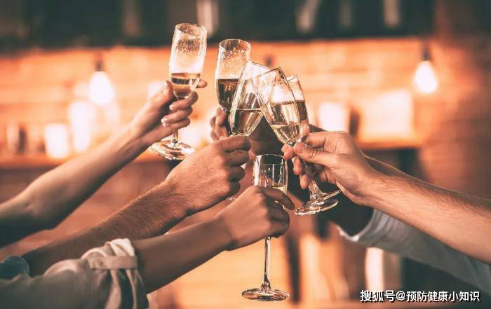 症状|53岁男子经常犯困，诊断为肝癌，医生：睡前1习惯惹得祸，趁早改掉