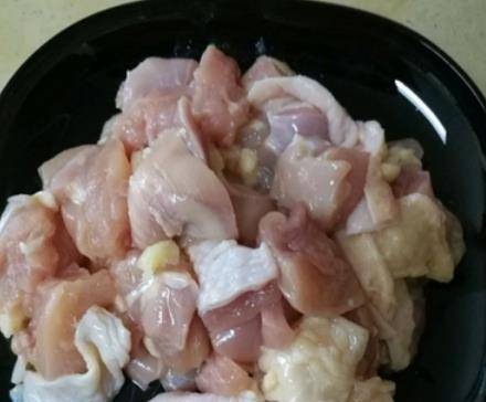 加入适量|还在吃煎饼果子？教你在家做这饼，营养又健康，做法超简单！