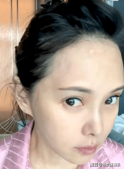 女神53岁伊能静罕见公开全素颜，皮肤白皙无皱纹，被赞充满少女感