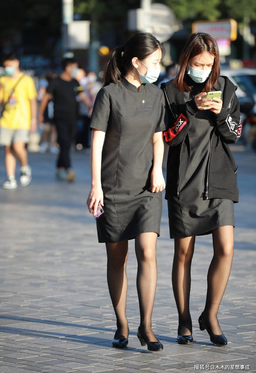 脱更 旗袍改良的工作服穿出女性韵味，优雅有气质！