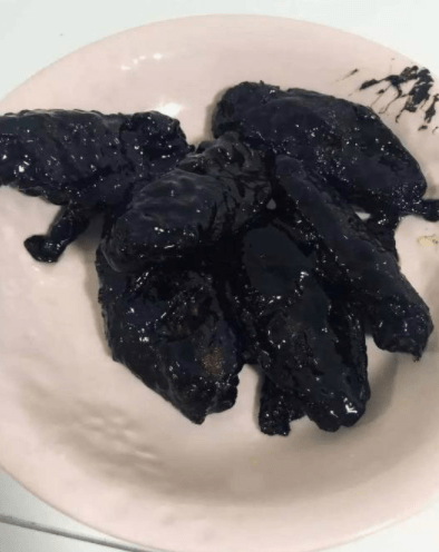 搞笑GIF趣圖：妹子，一看你這身打扮就知道你不是來健身的 搞笑整蠱 第7张