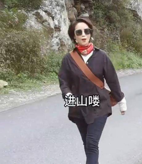 徐俐：国庆京郊游，即便已经60岁了老公还是一口一个丫头叫着