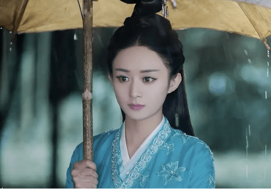 发型厚刘海才是女演员的克星！热巴变呆滞，赵丽颖傻气，丑得形态各异