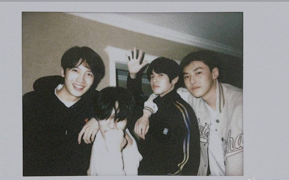 unine毕业一年陈宥维胡春杨重回宿舍合照团魂依旧