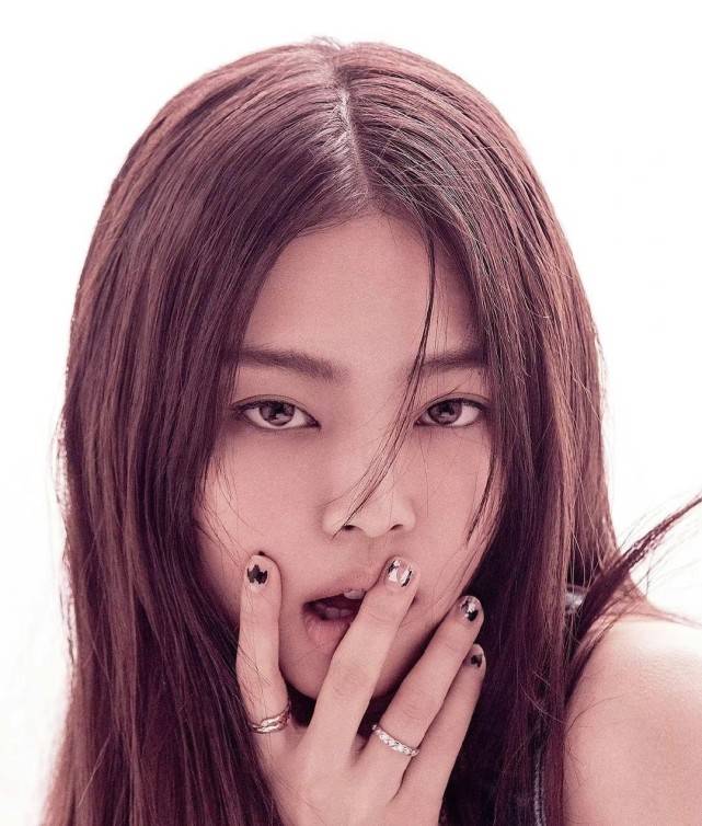 金智妮jennie时尚六连拍曝光，被吐槽土味满满，这个颜值真的可以吗