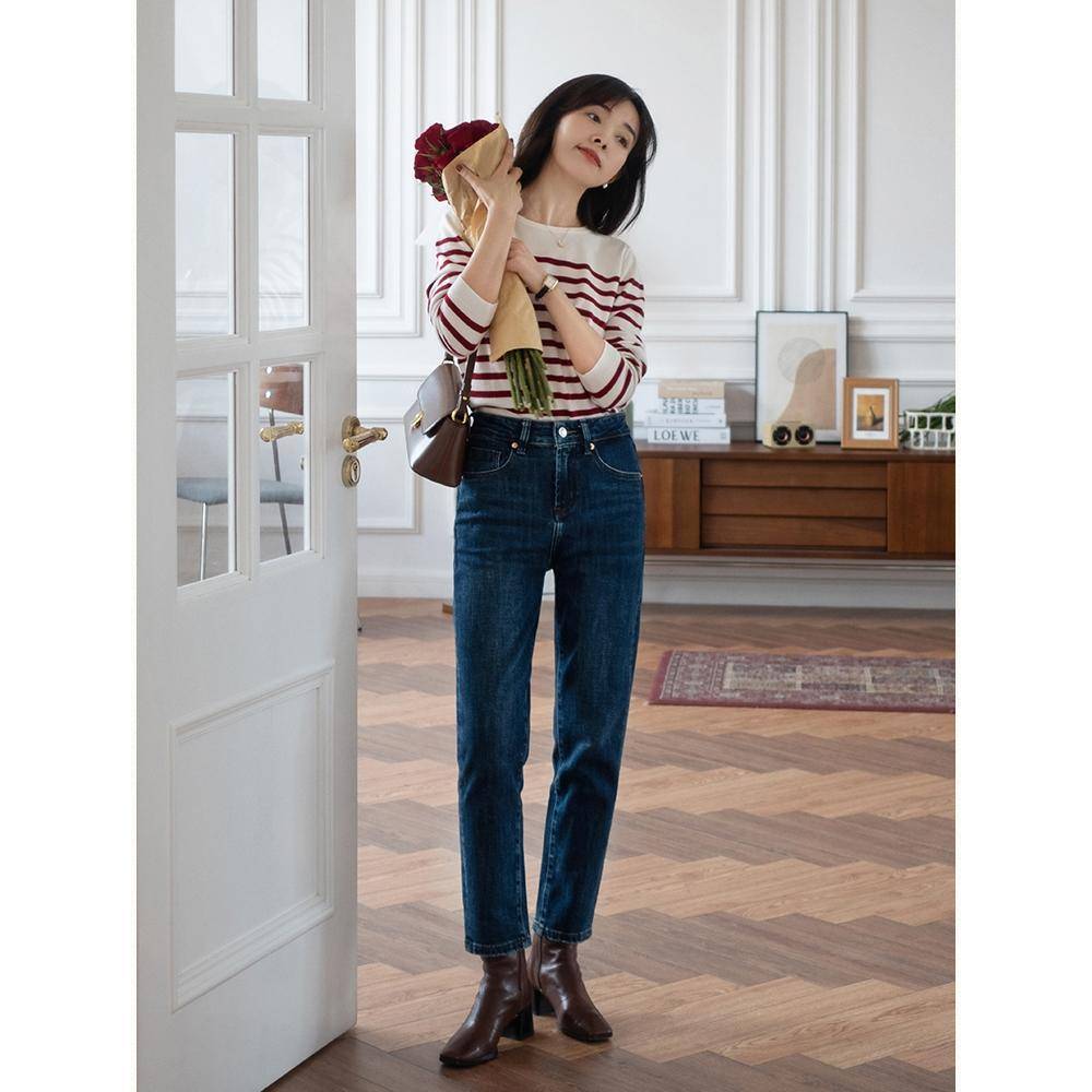 适用性 牛仔裤怎么搭配才时髦？搭配西服和衬衫，让你美出新高度，超漂亮