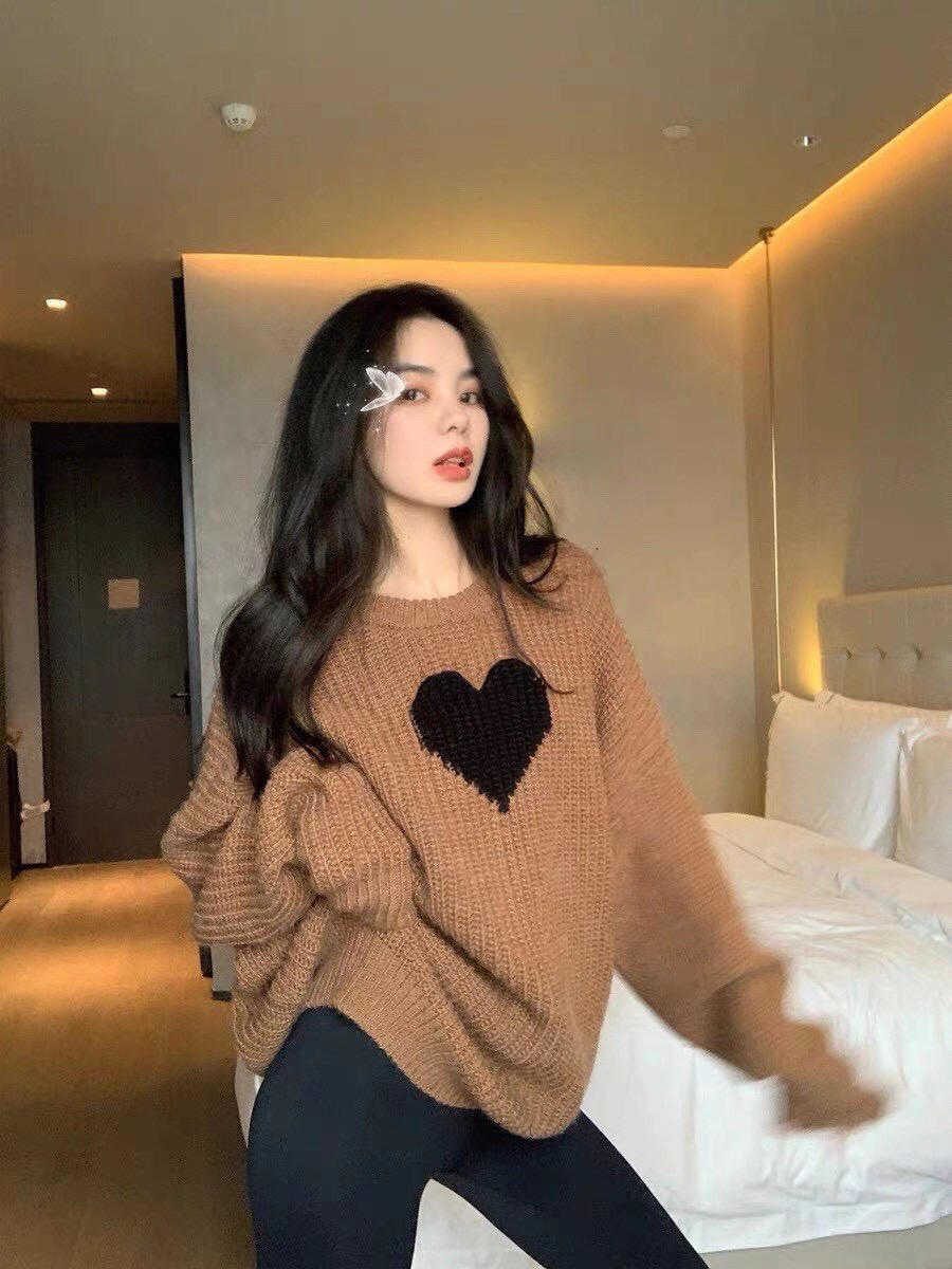 黑色 秋季，“毛衣”穿不出气质感？试试这些日常保暖的穿搭，美得高级