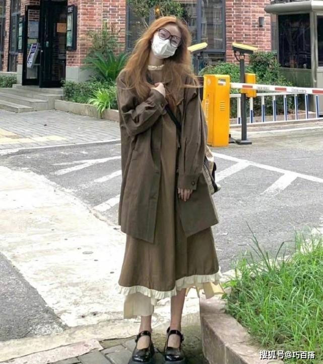 身长 秋冬天连衣裙别乱选，根据这三点挑，上身效果绝不会很差
