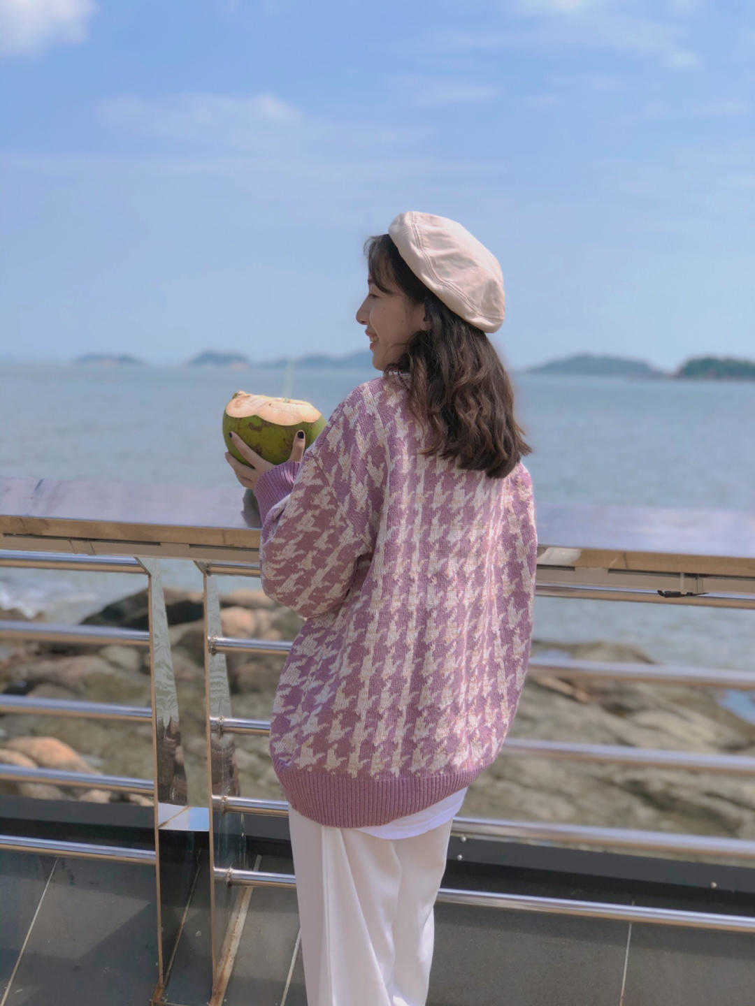 黑色 秋季，“毛衣”穿不出气质感？试试这些日常保暖的穿搭，美得高级