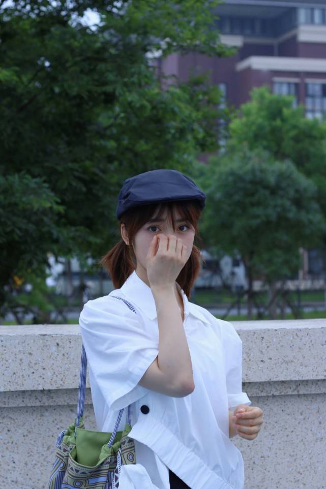 贝雷帽 拯救秋季大风天，你需要一款时髦帽子，曾之乔沈月都在用它凹造型