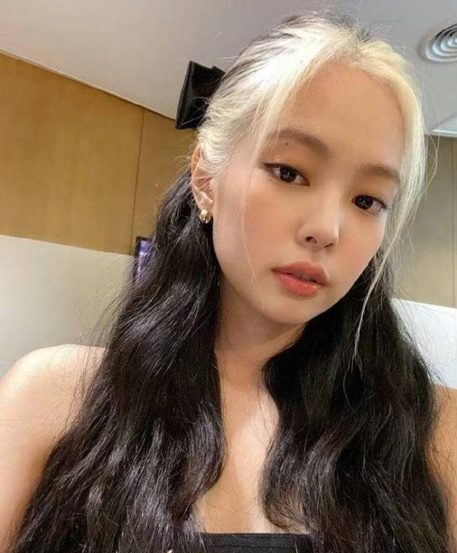 金智妮jennie时尚六连拍曝光，被吐槽土味满满，这个颜值真的可以吗