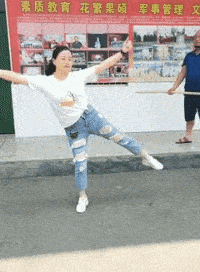 搞笑GIF：烤全羊算什麼，有本事你烤這個 搞笑整蠱 第4张
